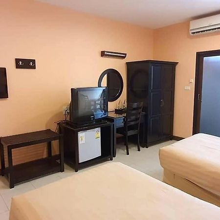 The Victory Hotel Ban Muang Daeng Bagian luar foto