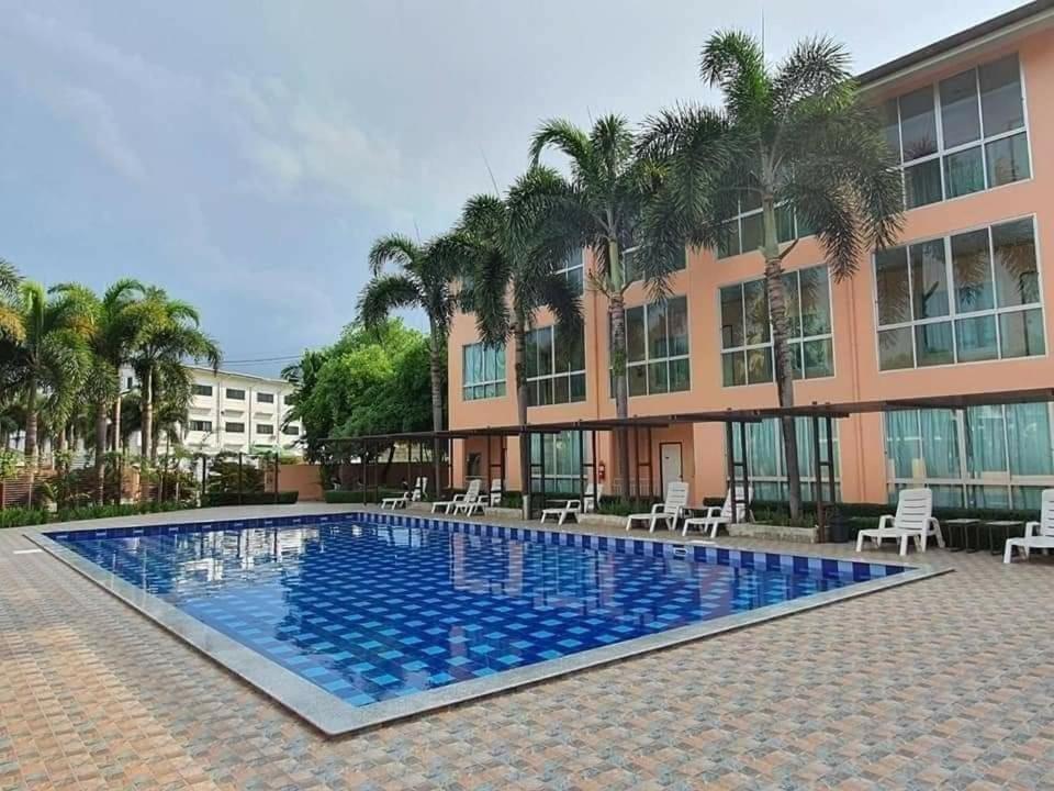 The Victory Hotel Ban Muang Daeng Bagian luar foto